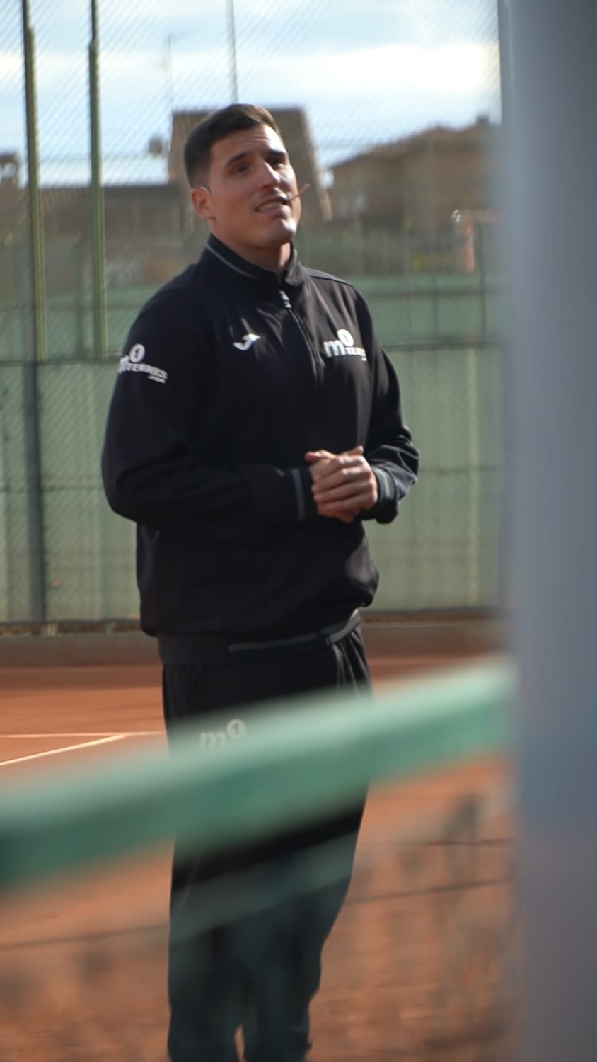 Pepe Demi en la pista de tenis